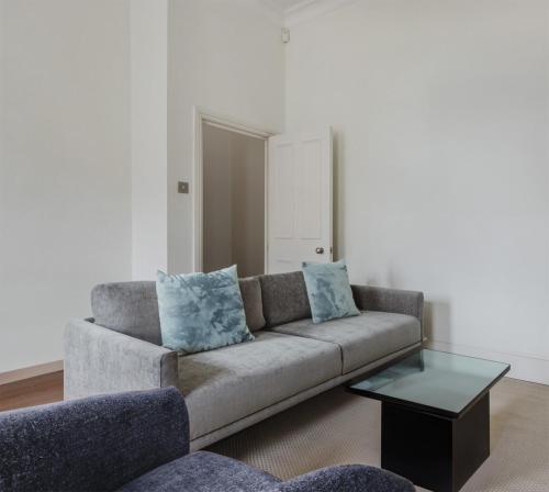 2-Bedrooms near Hyde Park