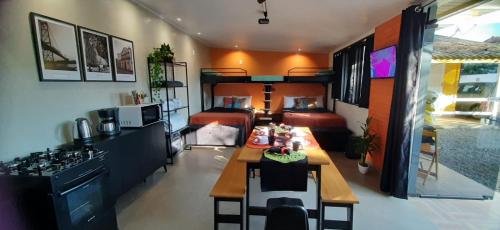 Shared lounge/TV area, Villacasamarela mini casinhas de hospedes Rio vermelho in São João do Rio Vermelho