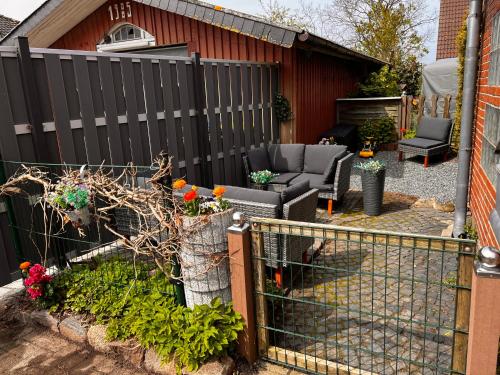 Балкон, Nahe Kiel, 4 Betten, 2 Schlafzimmer Parkplatz, Terrasse, 3km zum Strand in Osdorf