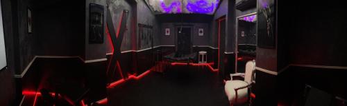 REnt room Universe 4