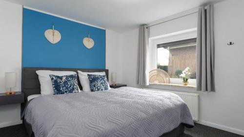 Nahe Kiel, 4 Betten, 2 Schlafzimmer Parkplatz, Terrasse, 3km zum Strand in Osdorf