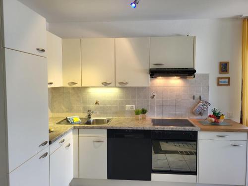 Apartment Lakeview La Marea by Interhome in Piazzogna