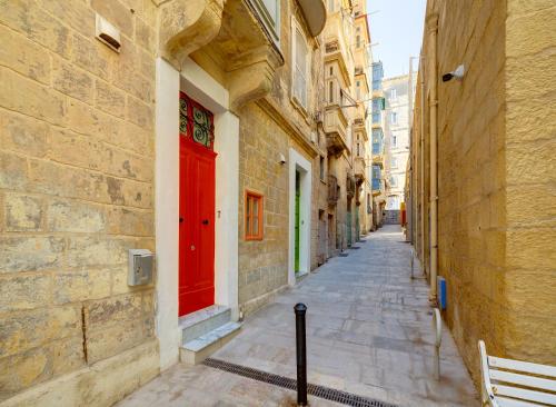 Trendy 1 Bedroom in the Heart of Valletta, Валетта