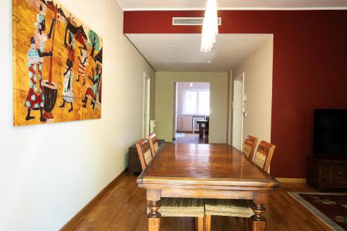 Beethoven Luxury Apartment - image 11