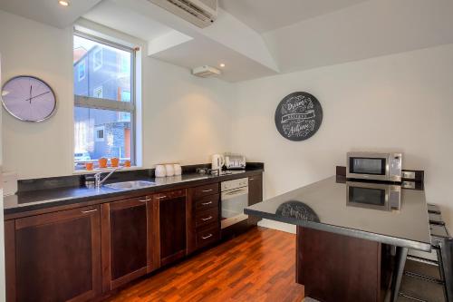 Alpine Vista - Queenstown Holiday Home - image 12