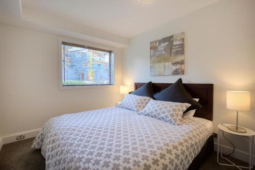 Alpine Vista - Queenstown Holiday Home - image 9