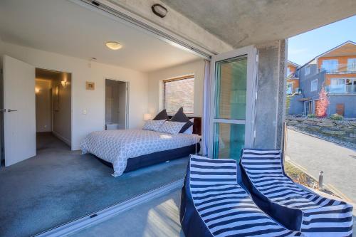 Alpine Vista - Queenstown Holiday Home - image 14