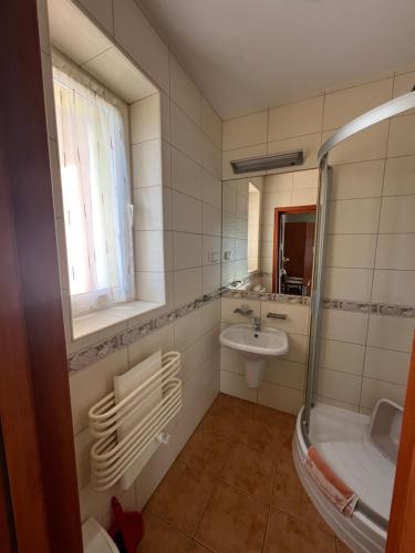 Double Room image 4