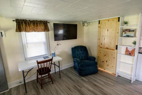 The Haven Home Tiny Hideaway in Bird in Hand, USA