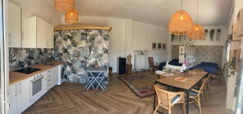 Garage House in Kalles