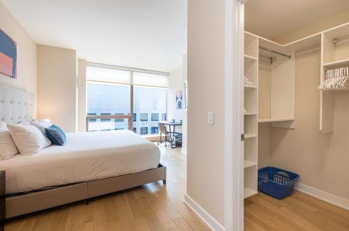 Luxury Apt with Pool - AS-18H Luxury Apt with Pool - AS-18H