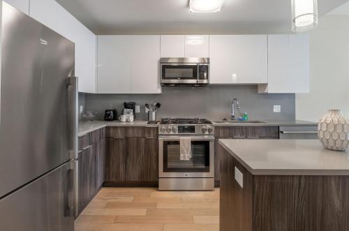 Luxury Apt with Pool - AS-18H Luxury Apt with Pool - AS-18H