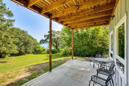 Frankston Vacation Rental: Walk to Lake Palestine! in Coffee City (TX)
