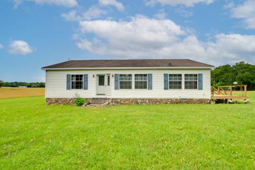 Warm & Inviting Family Home - 2 Mi to Golf Course! in Hurricane Mills (TN)