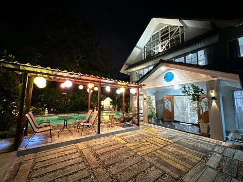 Comfy Boutique House 3