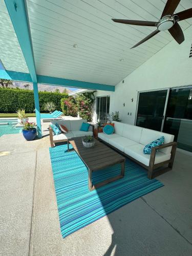 Good Day Sunshine! Palm Springs! - Tap to explore photos