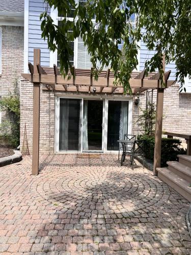 Charming Canton Guesthouse with private entrance & Hot Tub in Canton, USA