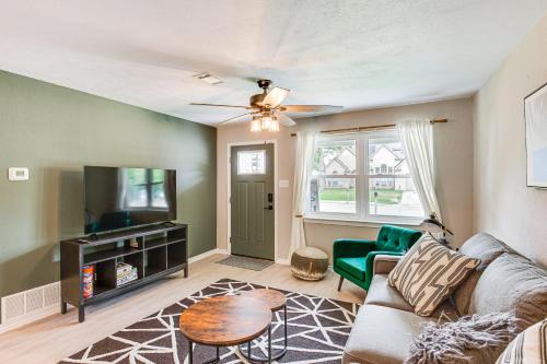 Little Elm Home - Walk to Lewisville Lake! in Little Elm, USA