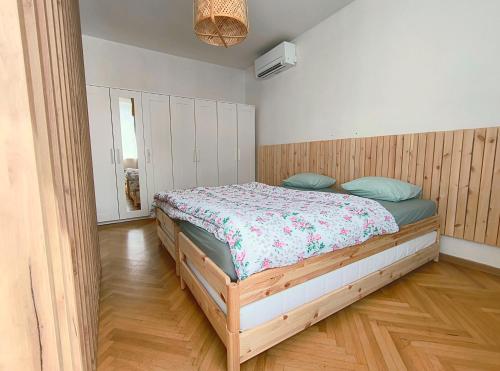 Big Stay - 4 Bedroom, 2 Bathroom Old Town Apartment with AC, Bratislava (fotografie 7)