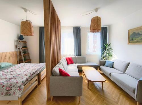 Big Stay - 4 Bedroom, 2 Bathroom Old Town Apartment with AC, Bratislava (fotografie 4)