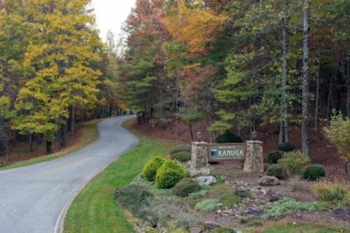 Kanuga Inn & Lodging
