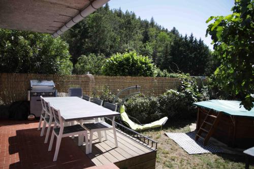 Dārzs, El Solà Spacieux studio avec accès jardin et piscine (El Sola Spacieux studio avec acces jardin et piscine) in Corneilla-de-Conflent