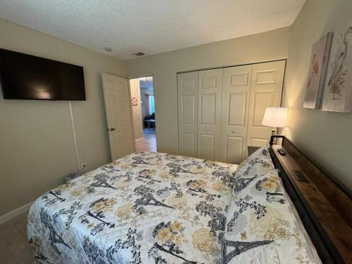 Sea Breeze-2 BR Apartment- Centrally Located in West Palm Beach, USA