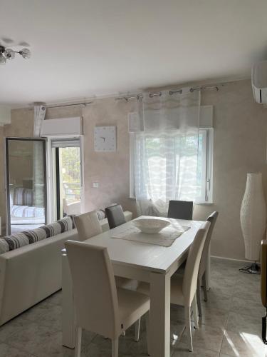  Casa Fiorita, Unterkunft in Copanello