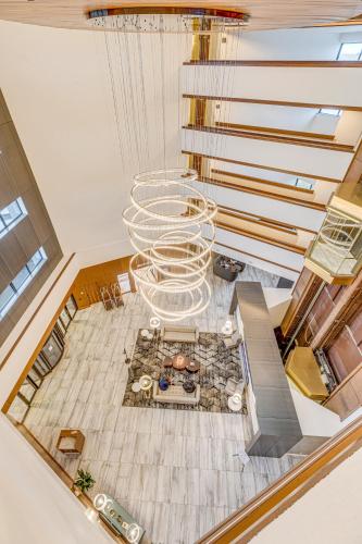 King Corner Room with Walk-in Shower