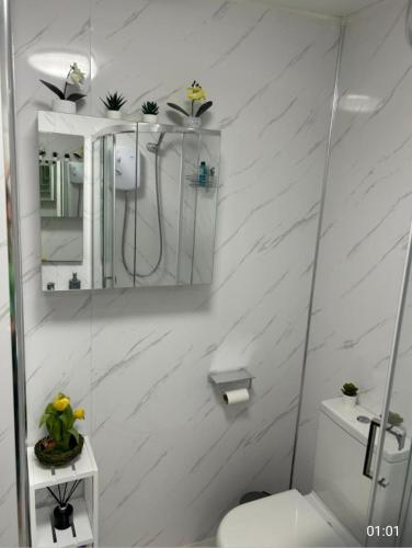 City View London Apartment - Near Canary Wharf - main image