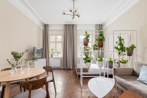 3-Bedroom Apartment - Rejtana 10, Kraków