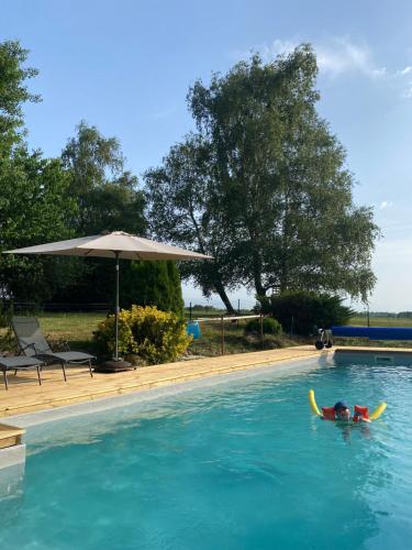 L'enclave Insolite - Cabanes avec Piscine et Bains Nordiques in Livron