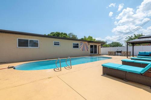 Outdoor Oasis - 15min to Beach, Port Canaveral with Pool in Cocoa, USA