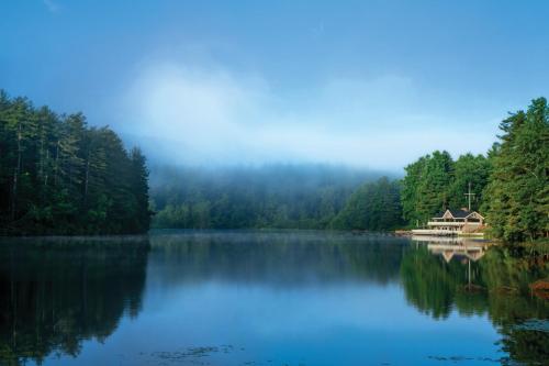 Kanuga Inn & Lodging