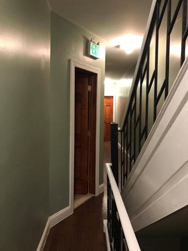 202 Private Room-Double Twin Bed in CoHi DC! in Washington, USA