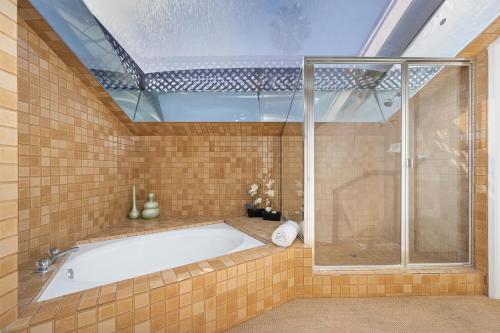 107 G St in Newport Beach, USA