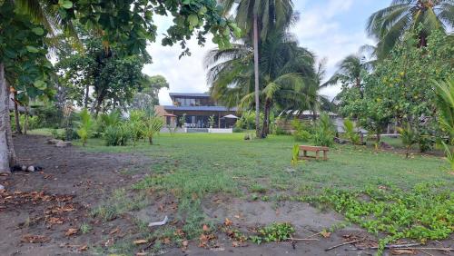 Villa Assinie on the beach in Esterillos Villa Assinie on the beach in Esterillos