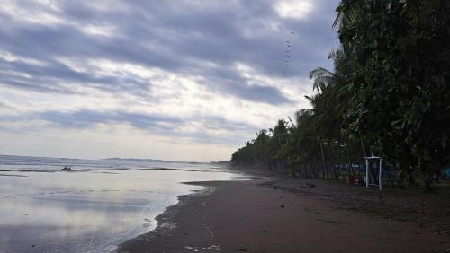 Villa Assinie on the beach in Esterillos Villa Assinie on the beach in Esterillos