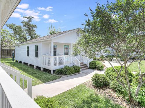 Coast Oaks Cottage 8 in Rockport, USA
