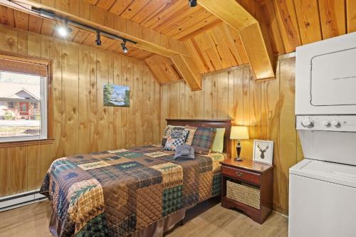 707 Pine Ridge Rd by Carolina Stays in Beech Mountain, USA