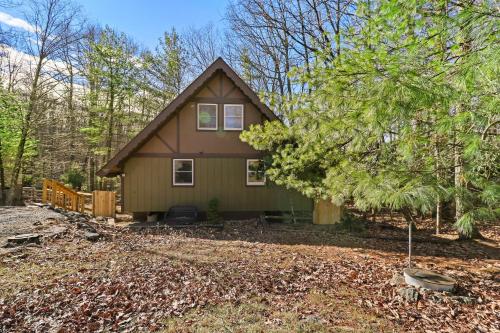 707 Pine Ridge Rd by Carolina Stays in Beech Mountain, USA