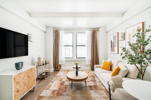 73-406 New 1BR 1Bth UWS Doorman Gym, New York (photo 2)