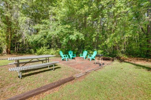 Lake Butler Cabin on 5 Acres w/ Fire Pit! in Alachua (Florida)