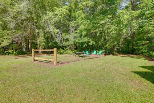 Lake Butler Cabin on 5 Acres w/ Fire Pit! in Alachua (Florida)