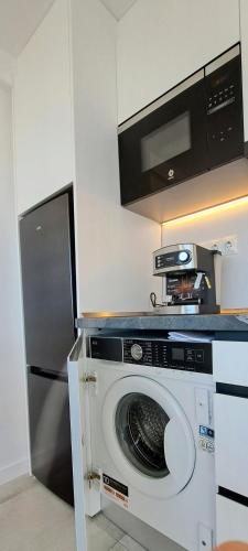 One-Bedroom Apartment with View image 10