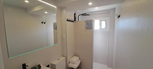 One-Bedroom Apartment with View image 6