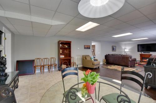 Pet-Friendly Cleveland Apt 7 Mi to Yonah Mountain in Cleveland, USA