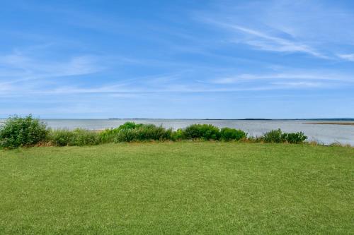 Lakefront Life in Burnet, USA