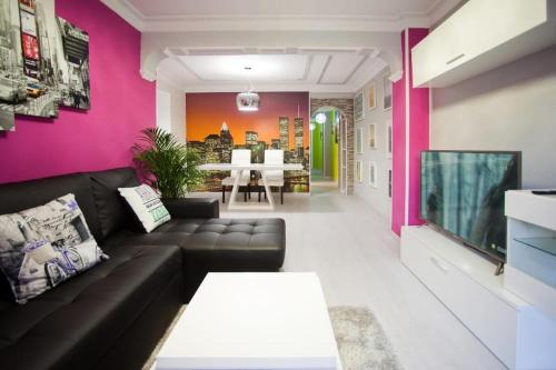 4-Bed Sleeps 7 Free Parking, Walencja