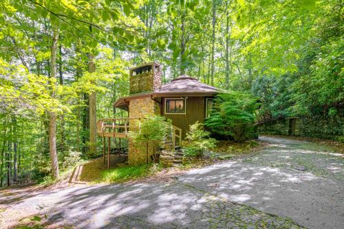 The Round House - Treetop North Carolina Cabin! The Round House - Treetop North Carolina Cabin!